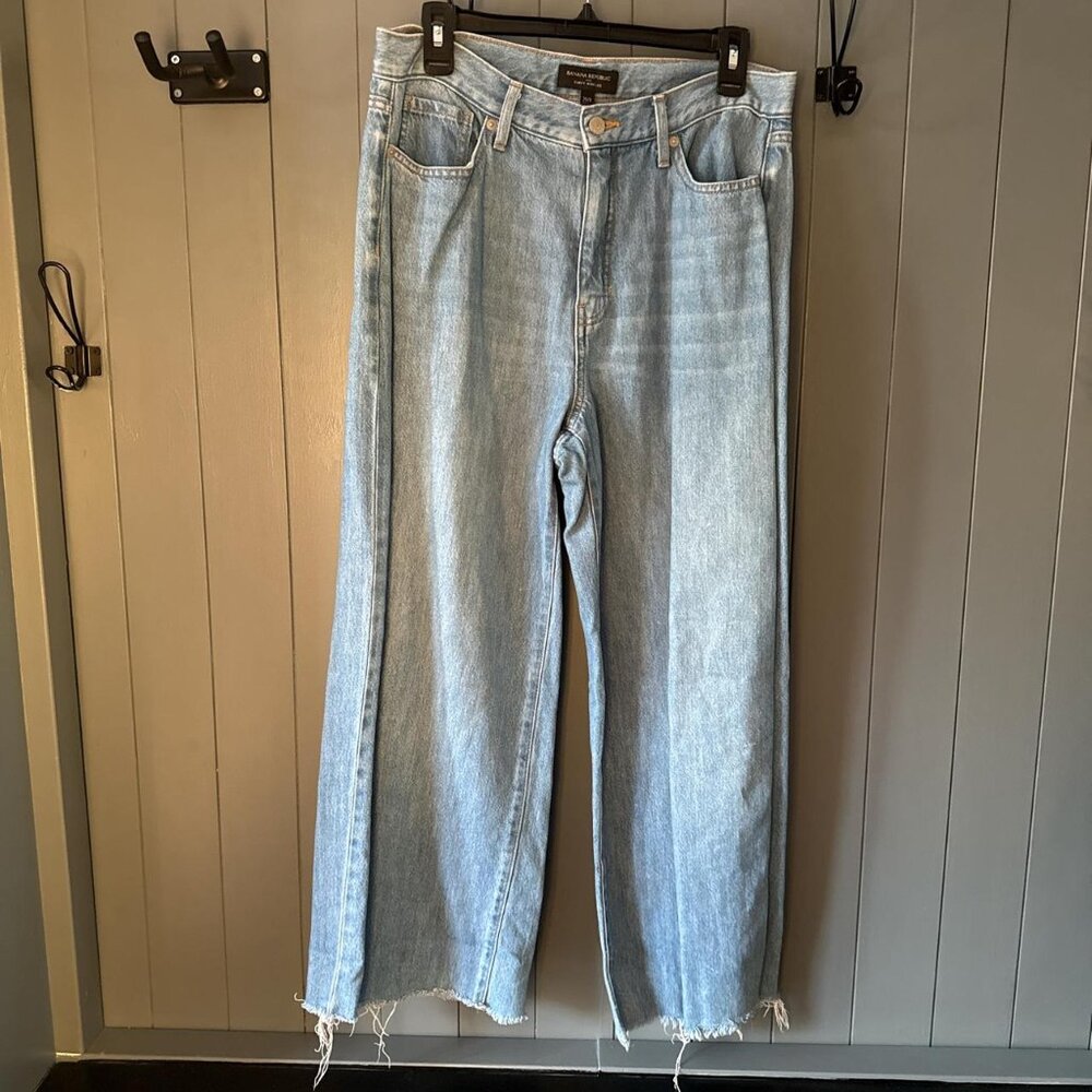 Light wash wide leg denim jeans #denim #wideleg #highwaisted